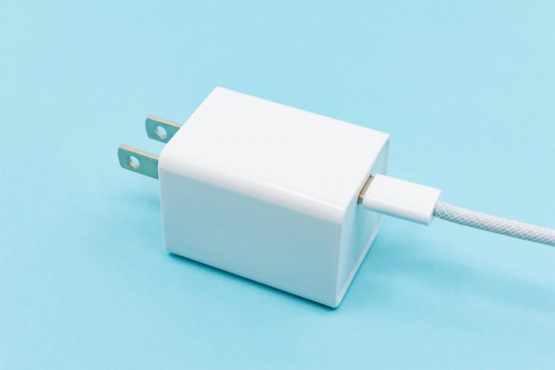 充電アダプター
